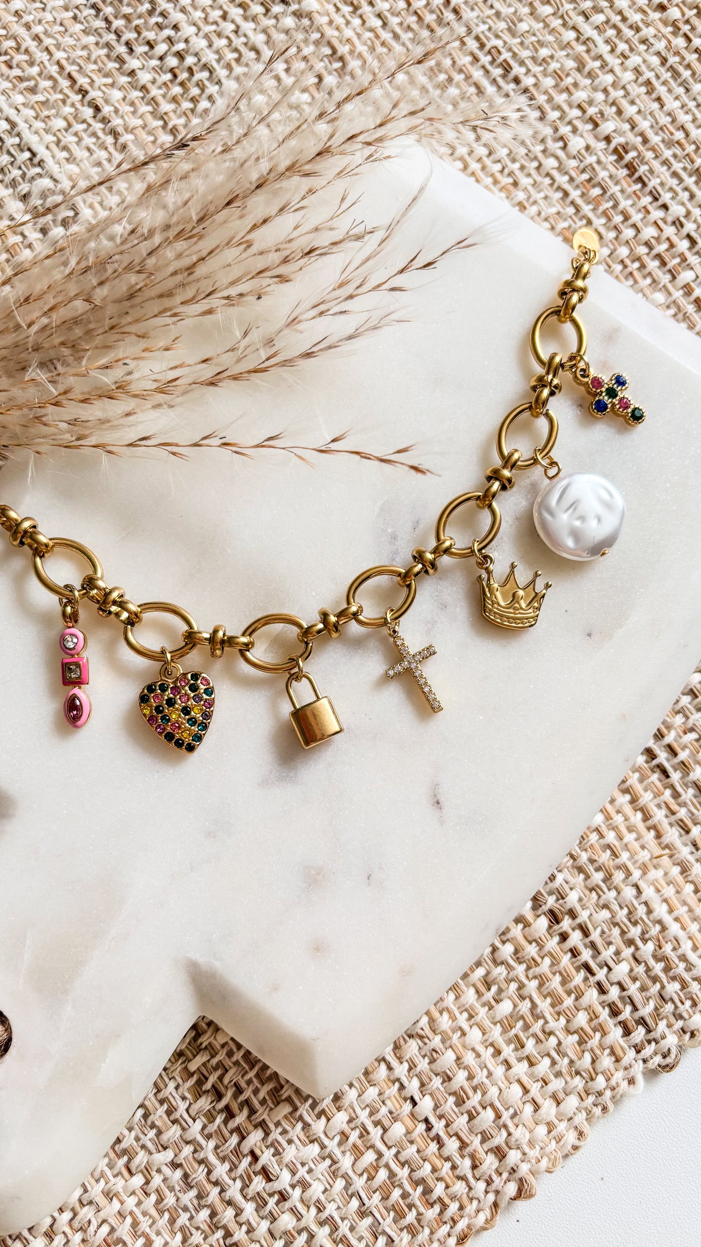 Guardada por su Amor Bracelet