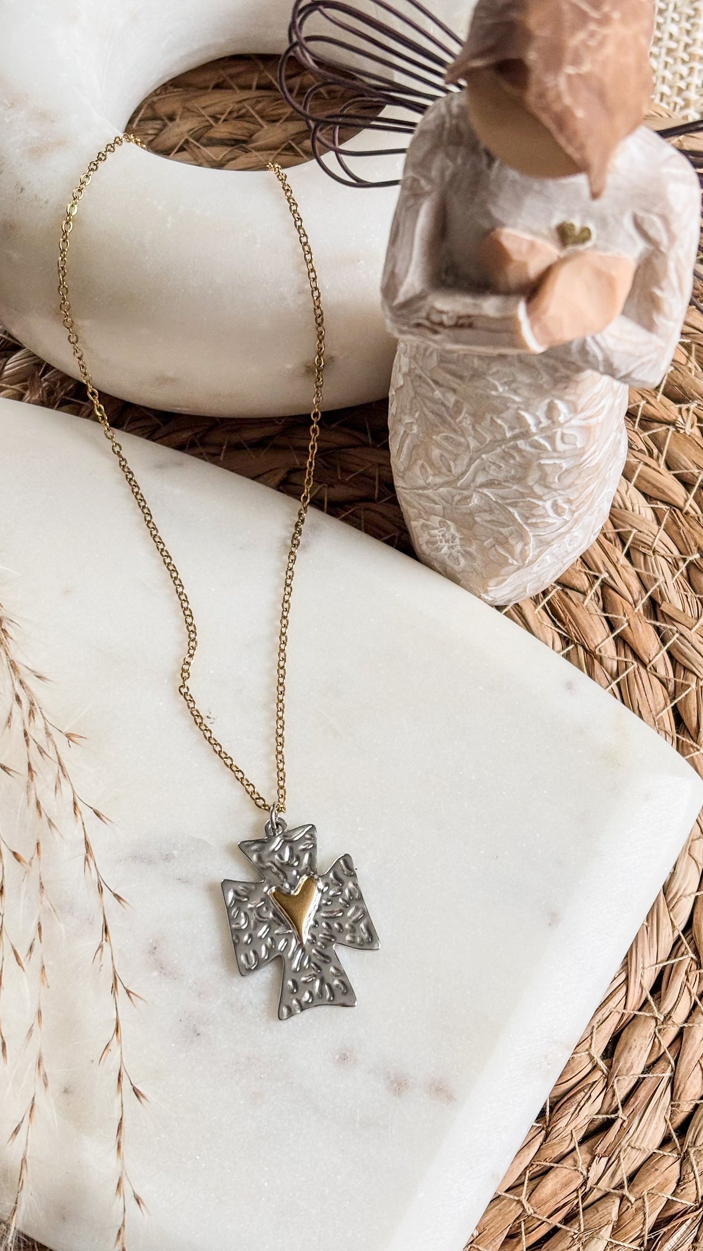 Eterno Amor Necklace