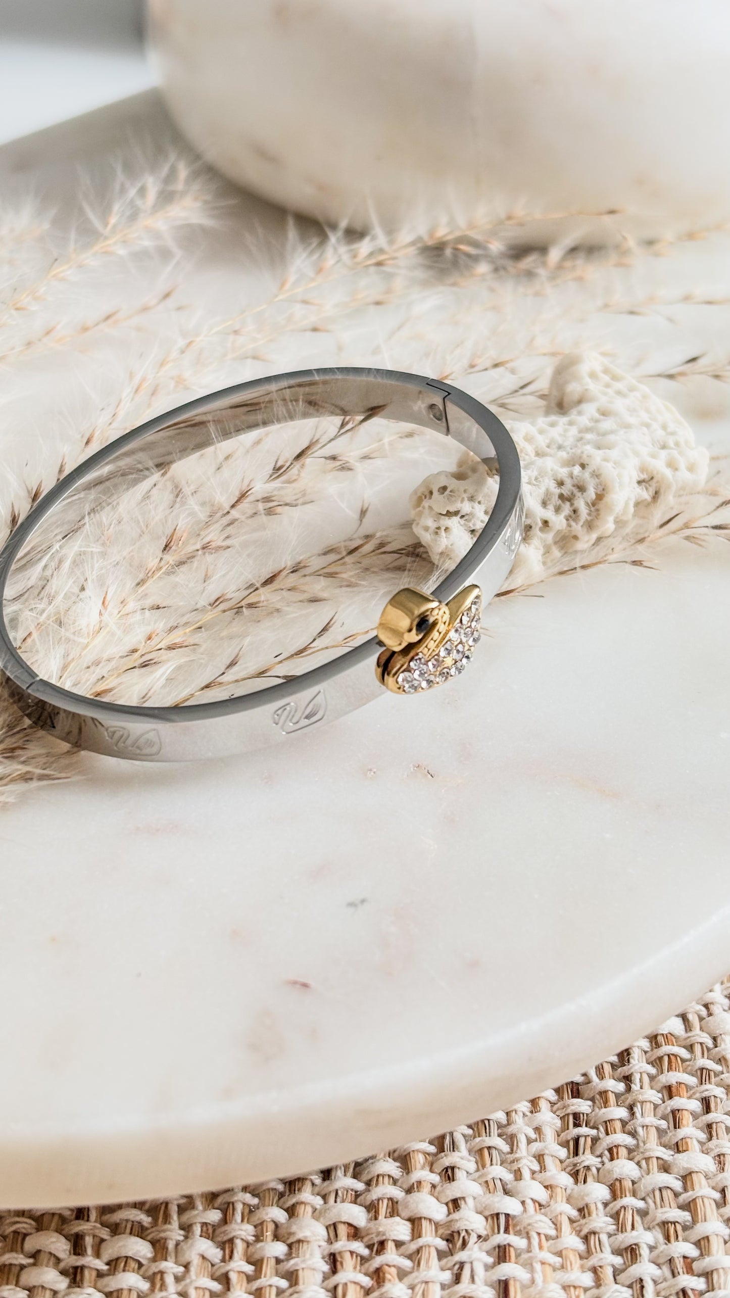 Cisne Bangle
