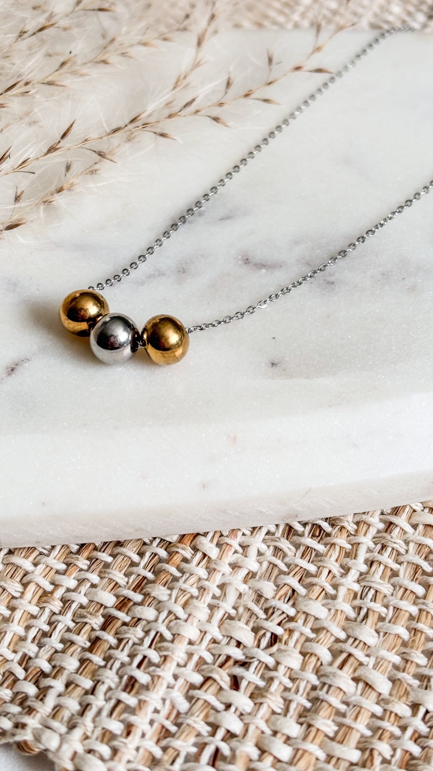 Minis Esferas Necklace