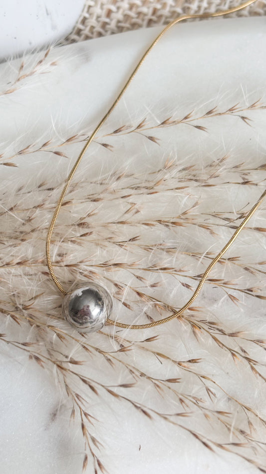 Esfera Necklace