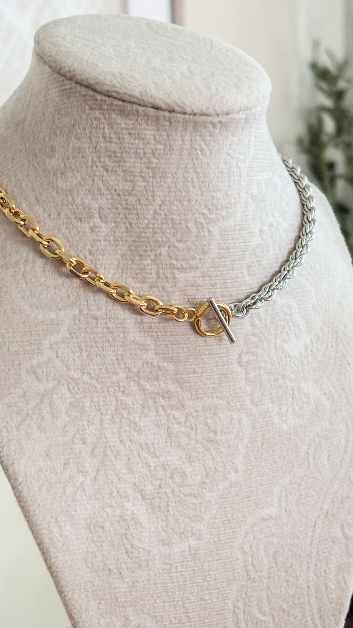 Salerm Necklace