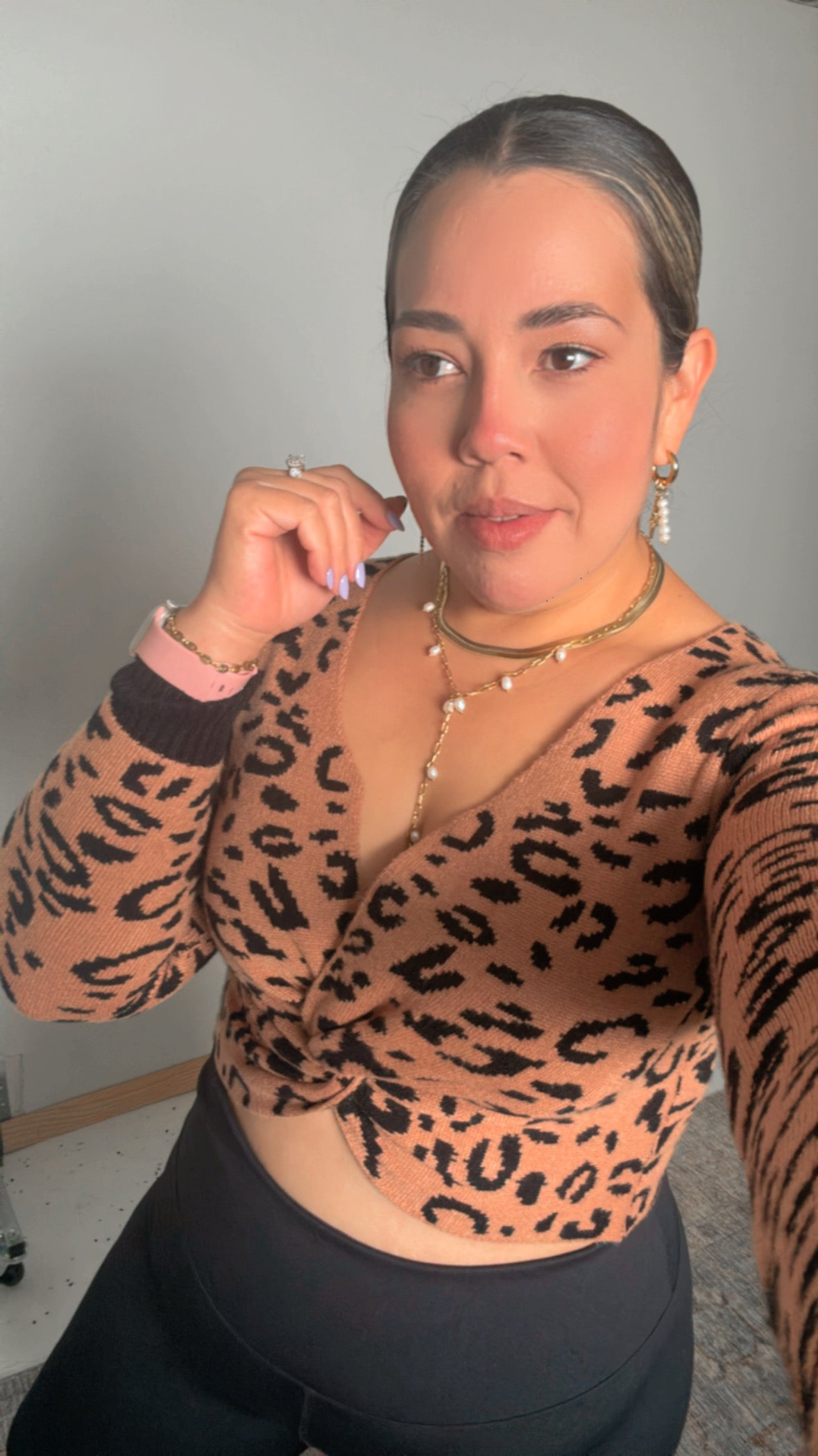 ANIMAL PRINT TWISTED LONG SLEEVE TOP