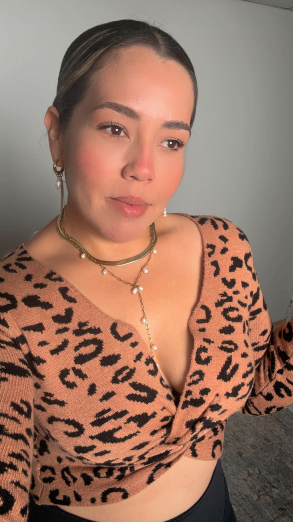 ANIMAL PRINT TWISTED LONG SLEEVE TOP