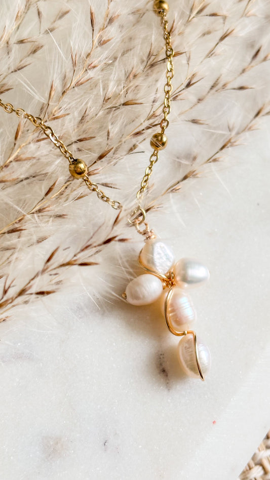 Perlas Preciosas Necklace