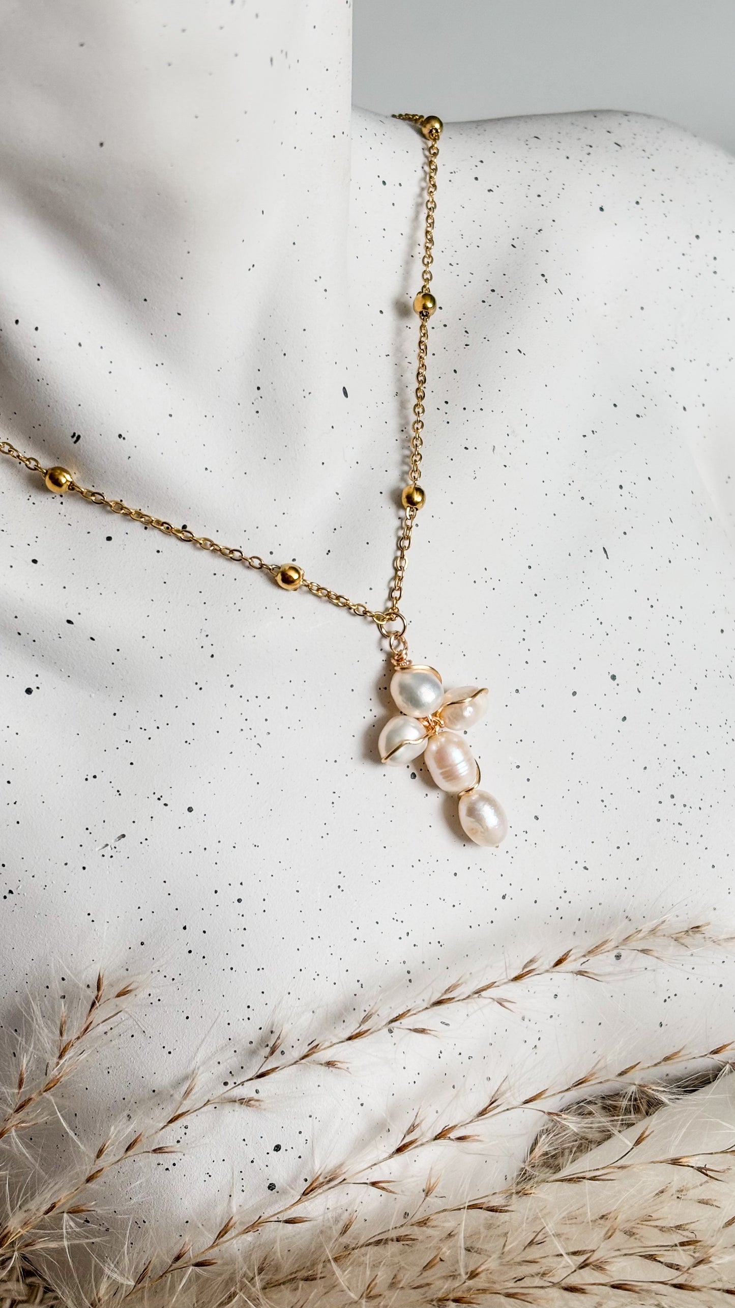 Perlas Preciosas Necklace