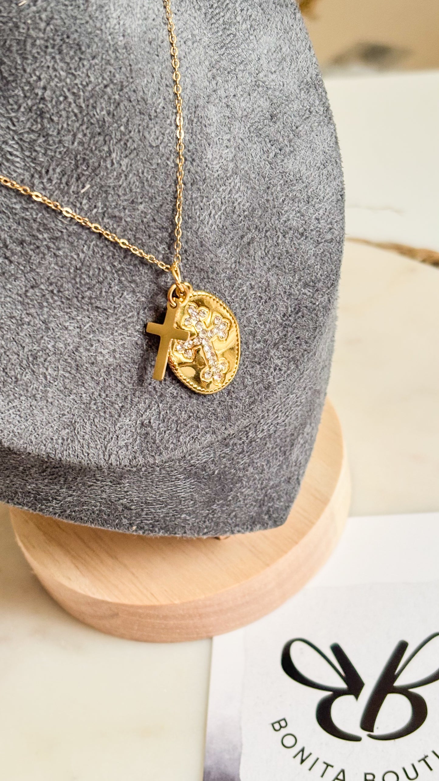 Cruz Redentora Necklace