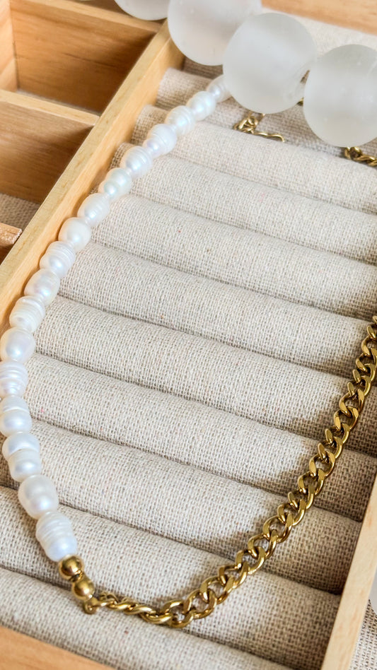 Perlas Necklace