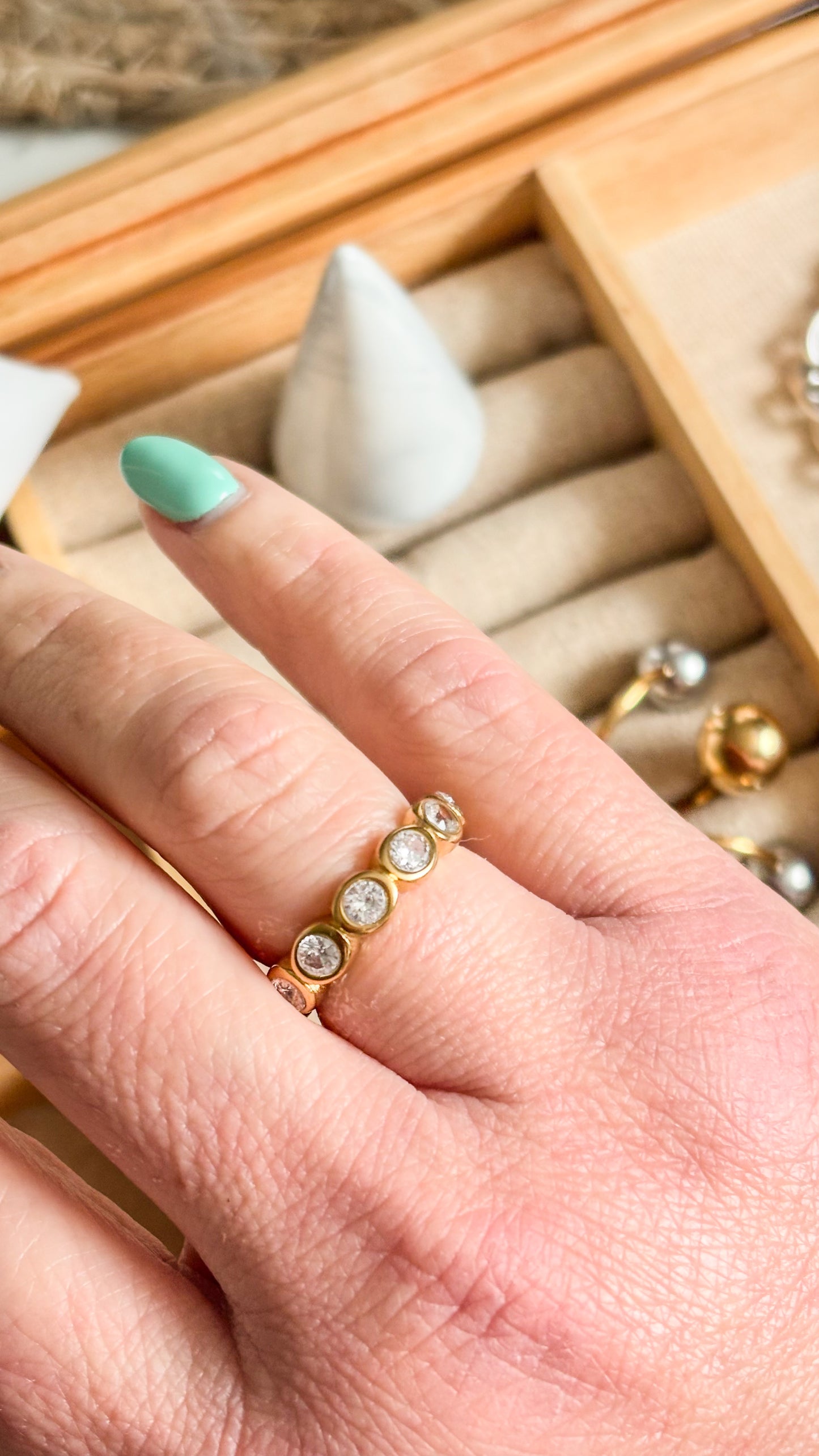 Evania Ring