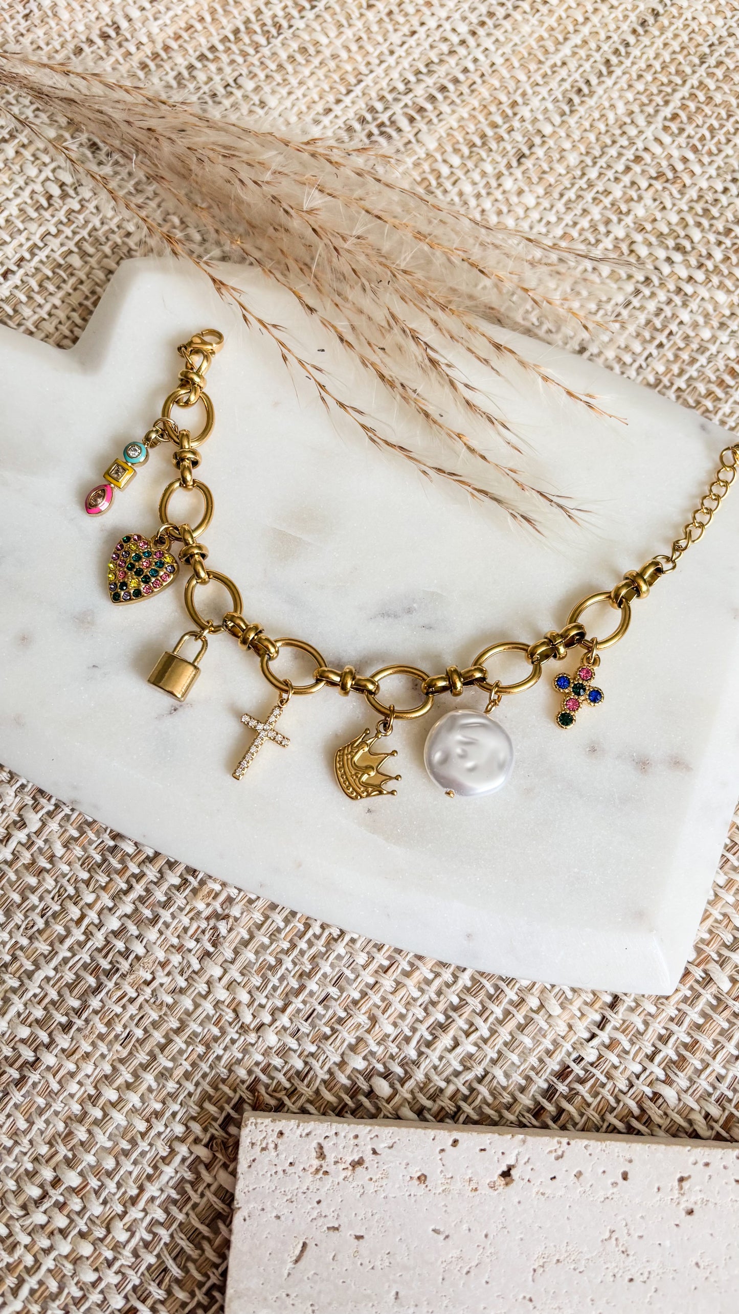 Guardada por su Amor Bracelet