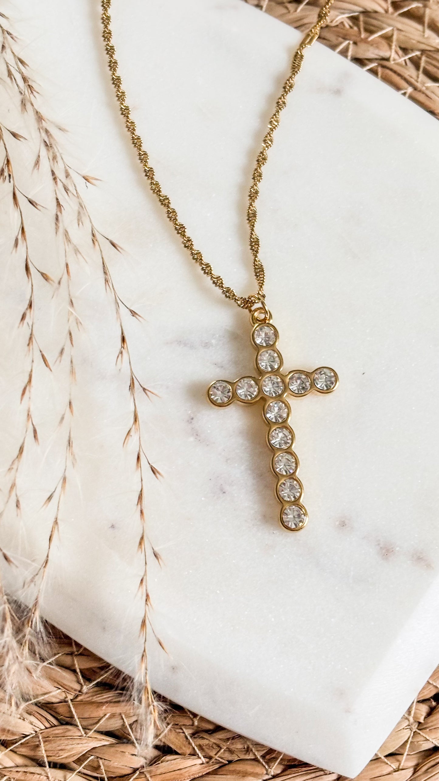Cruz Luz Divina Necklace