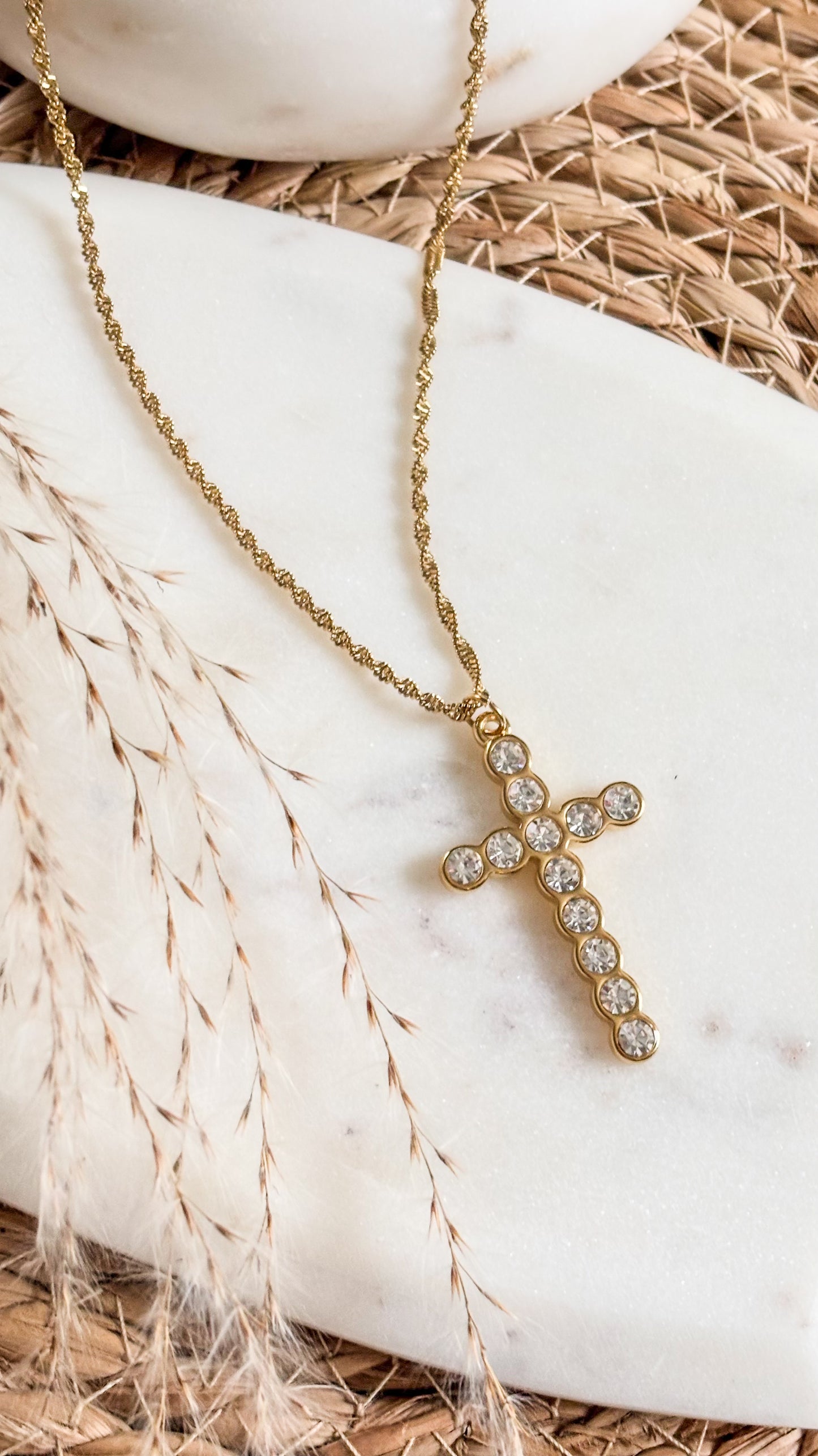 Cruz Luz Divina Necklace