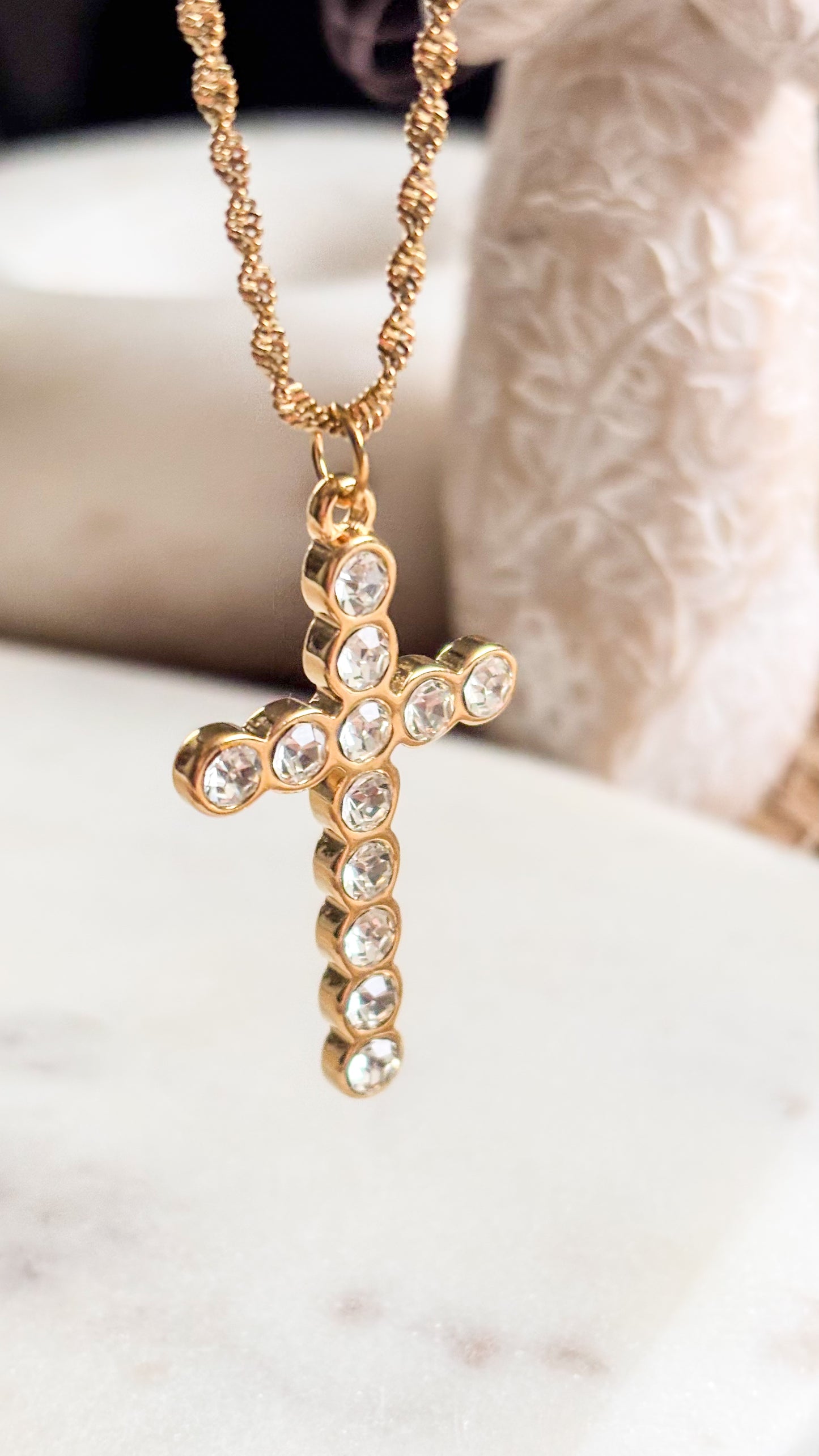 Cruz Luz Divina Necklace