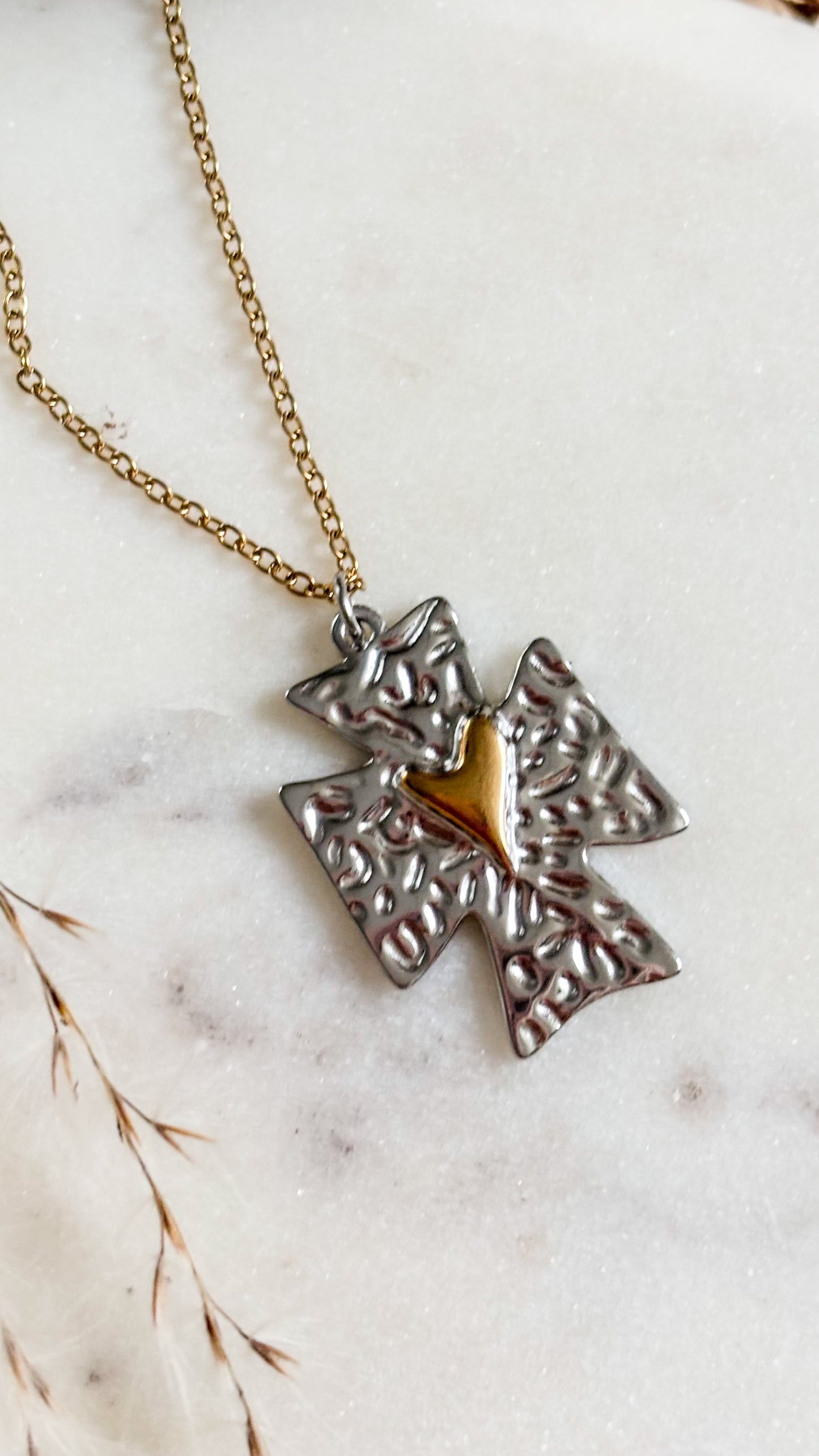 Eterno Amor Necklace