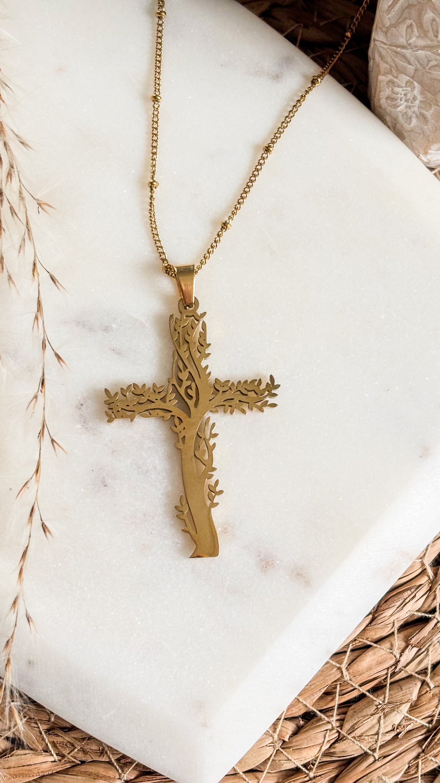 Èl Te Renueva Necklace