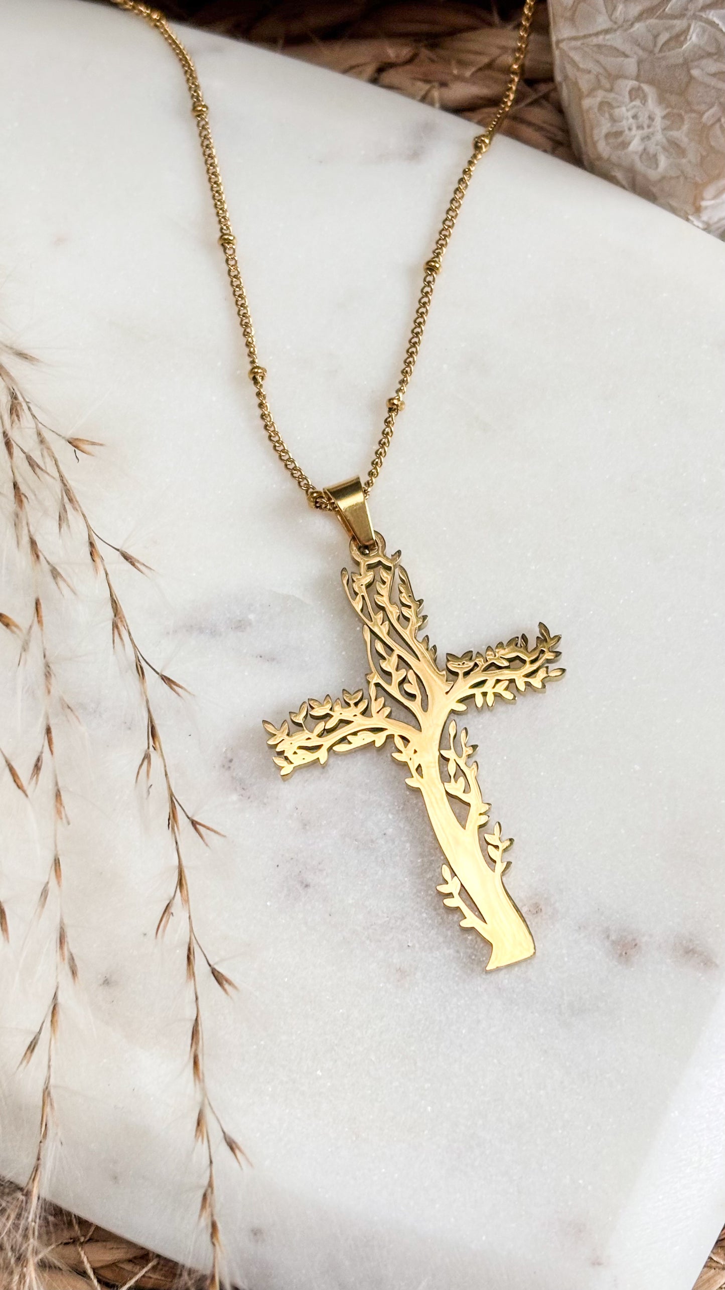 Èl Te Renueva Necklace