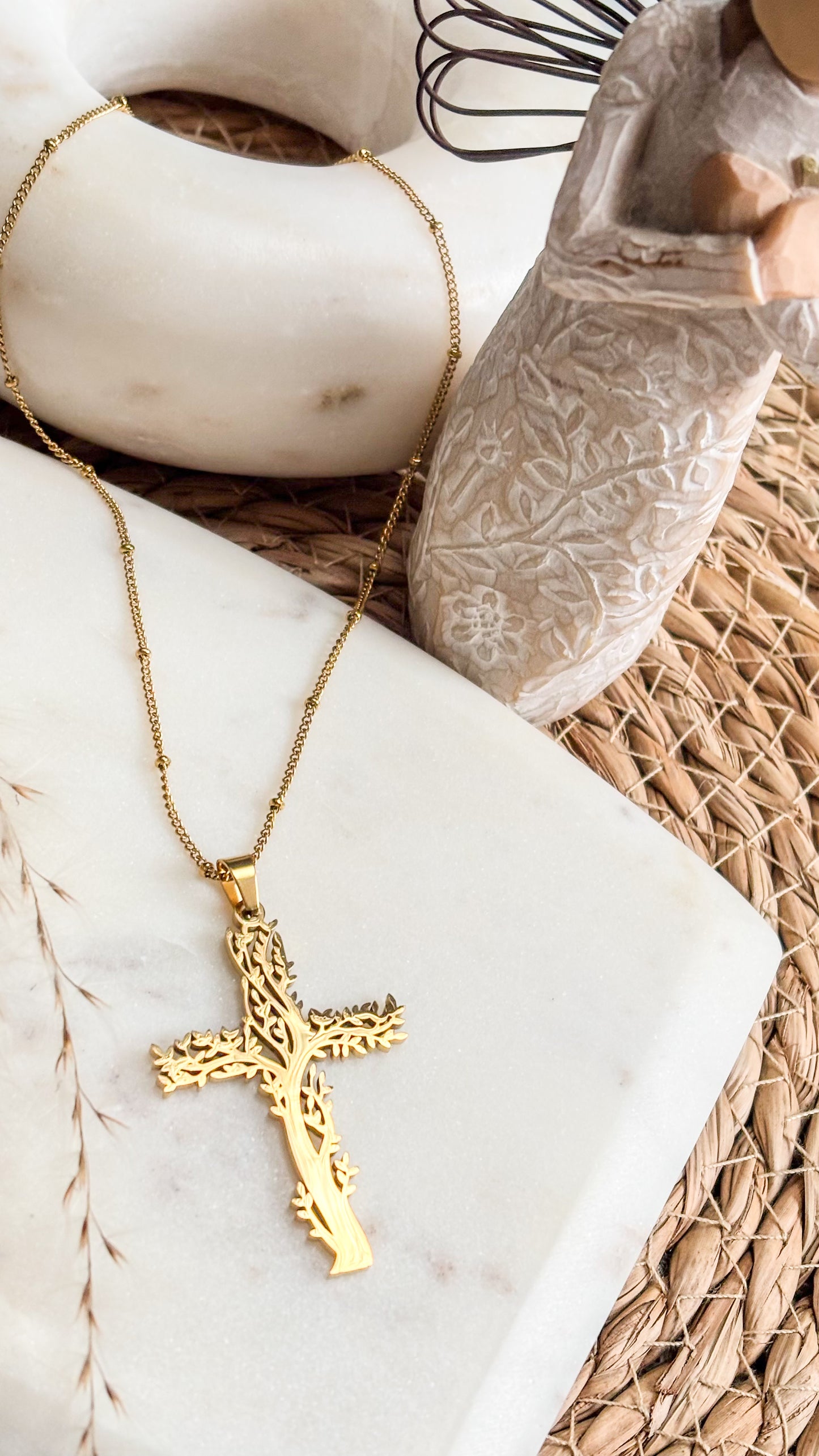 Èl Te Renueva Necklace