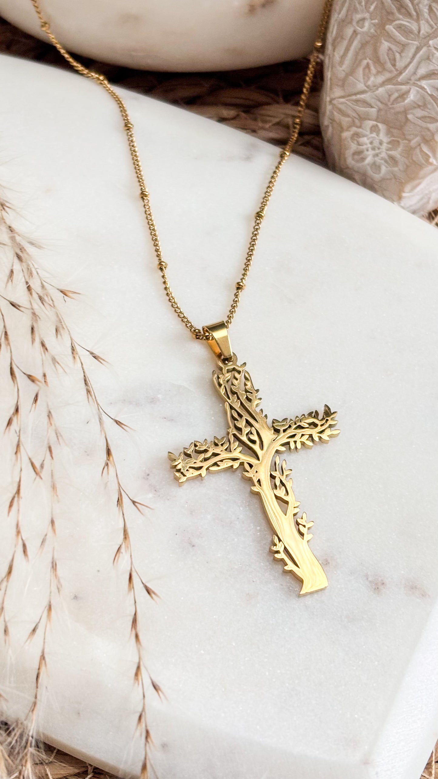 Èl Te Renueva Necklace