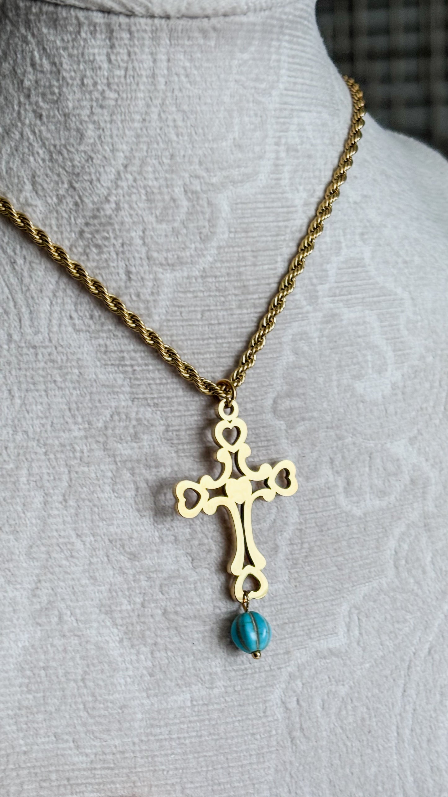Tú Cruz Necklace