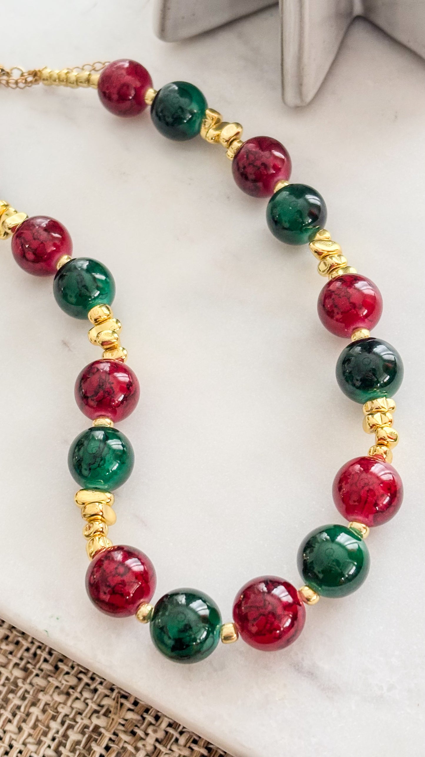 💎 Christmas Crystals Necklace — Holiday Edition