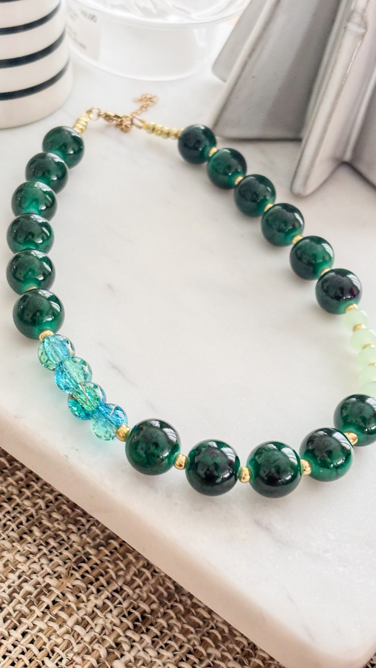 💎 Christmas Crystals Necklace — Holiday Edition