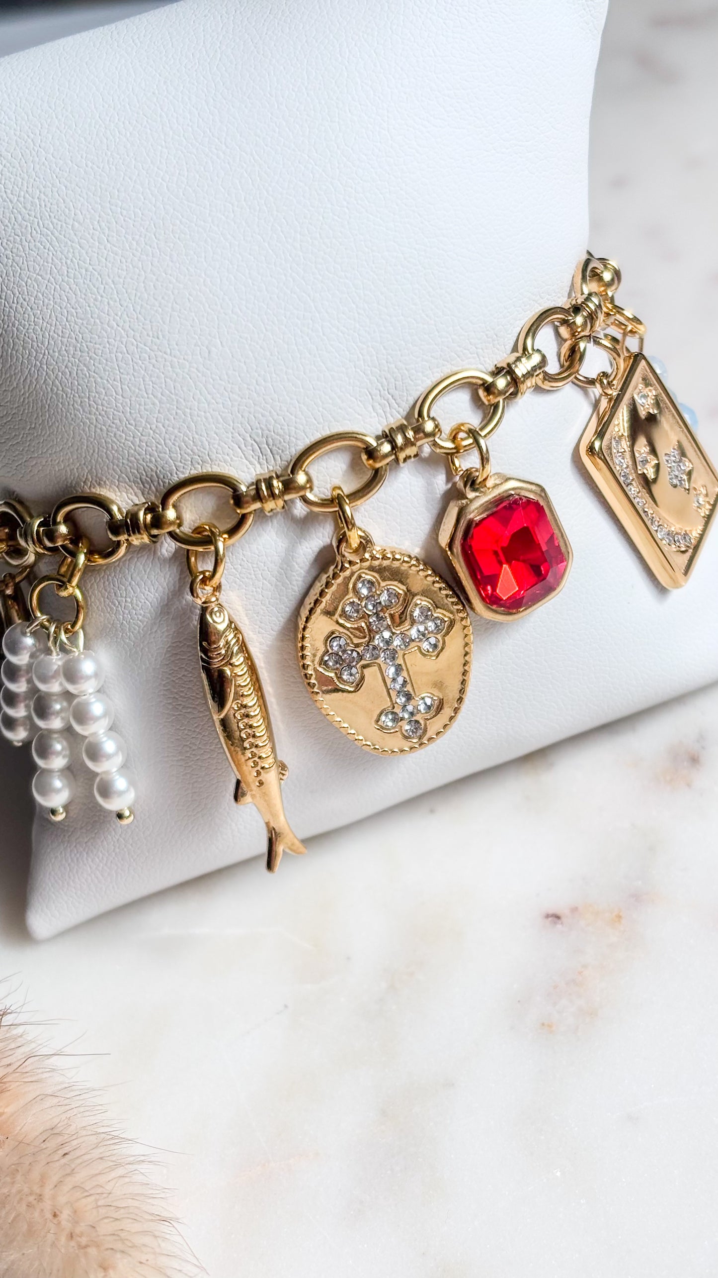 La Historia De Jesús Bracelet Gold