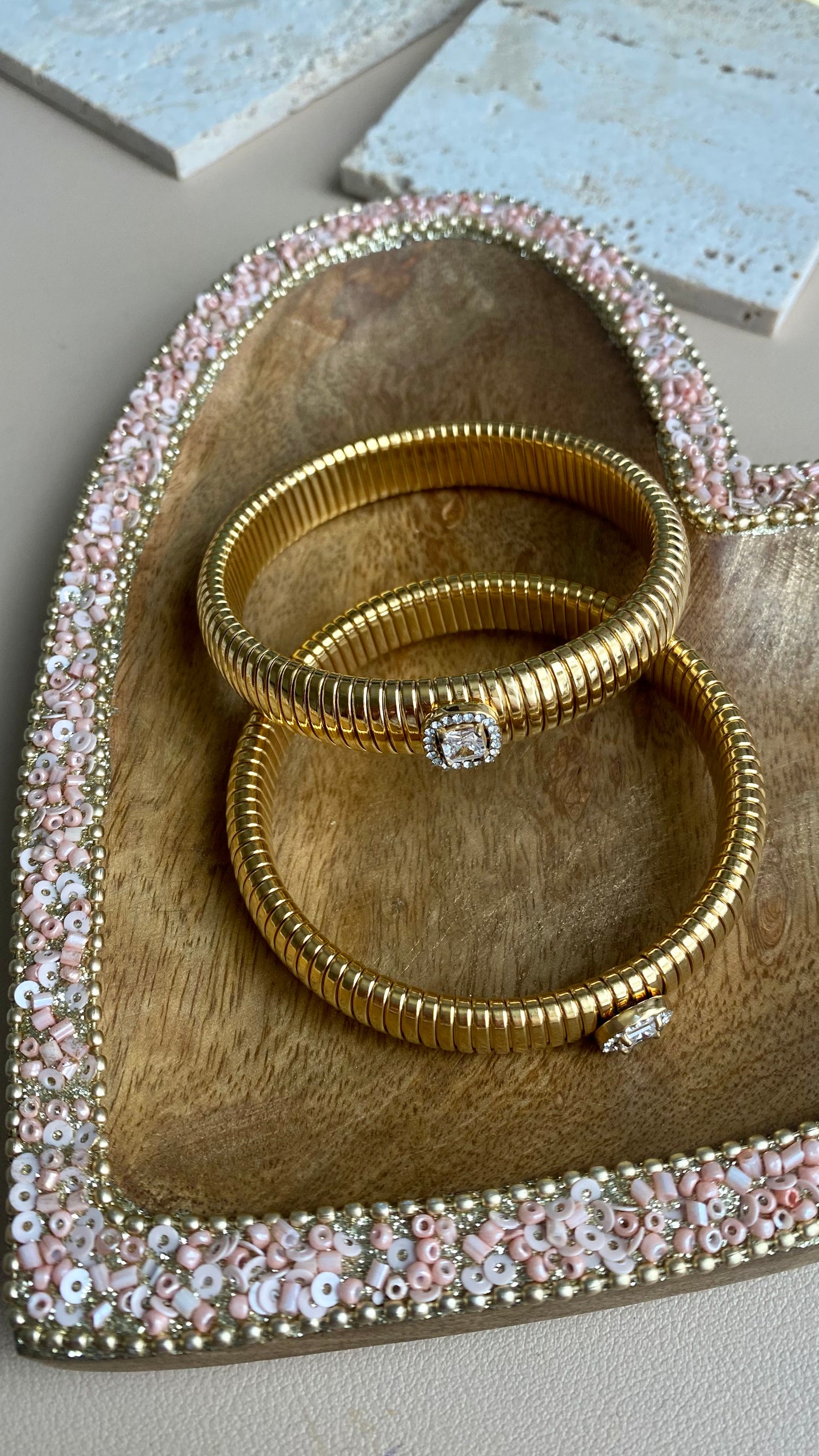 Distinguida Gold Bangle