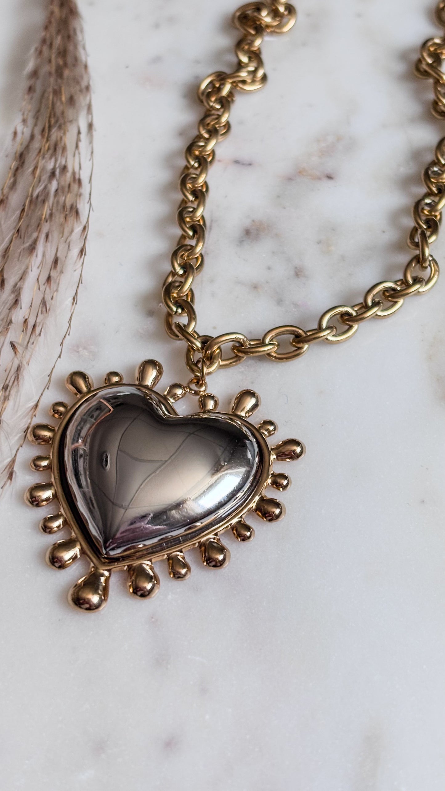 Bella Necklace