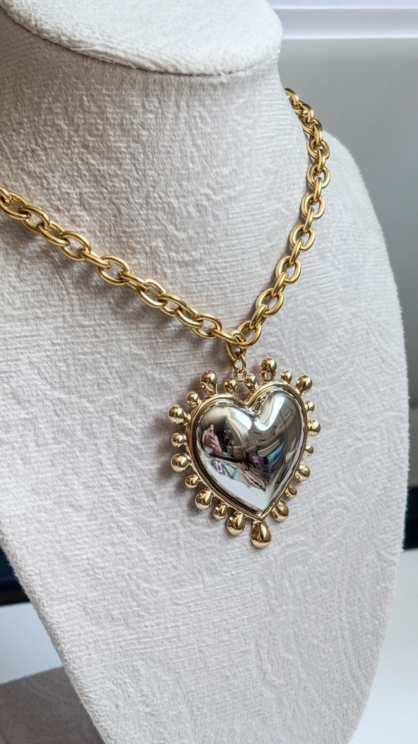 Bella Necklace