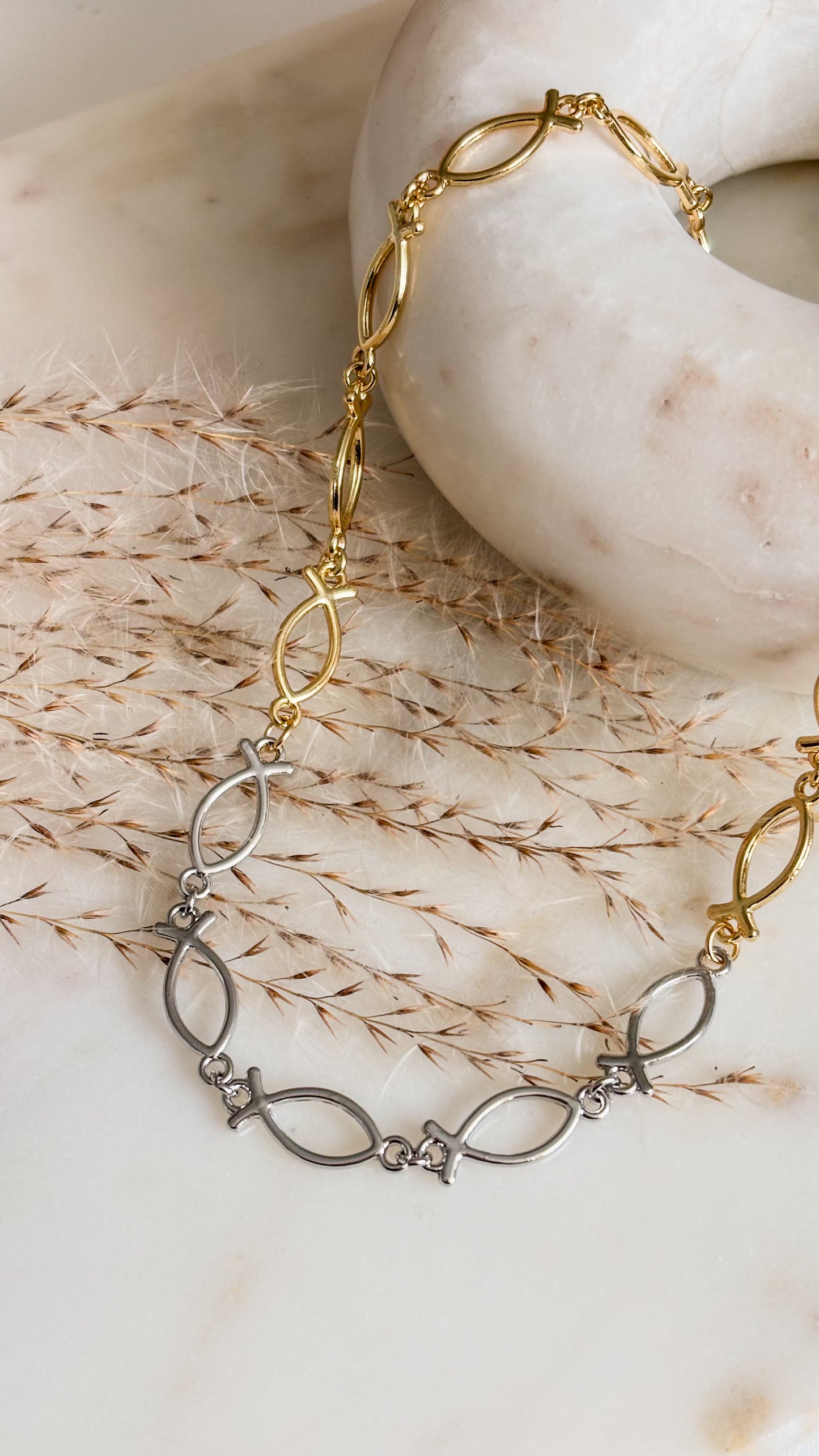 Pescador de Fé Necklace