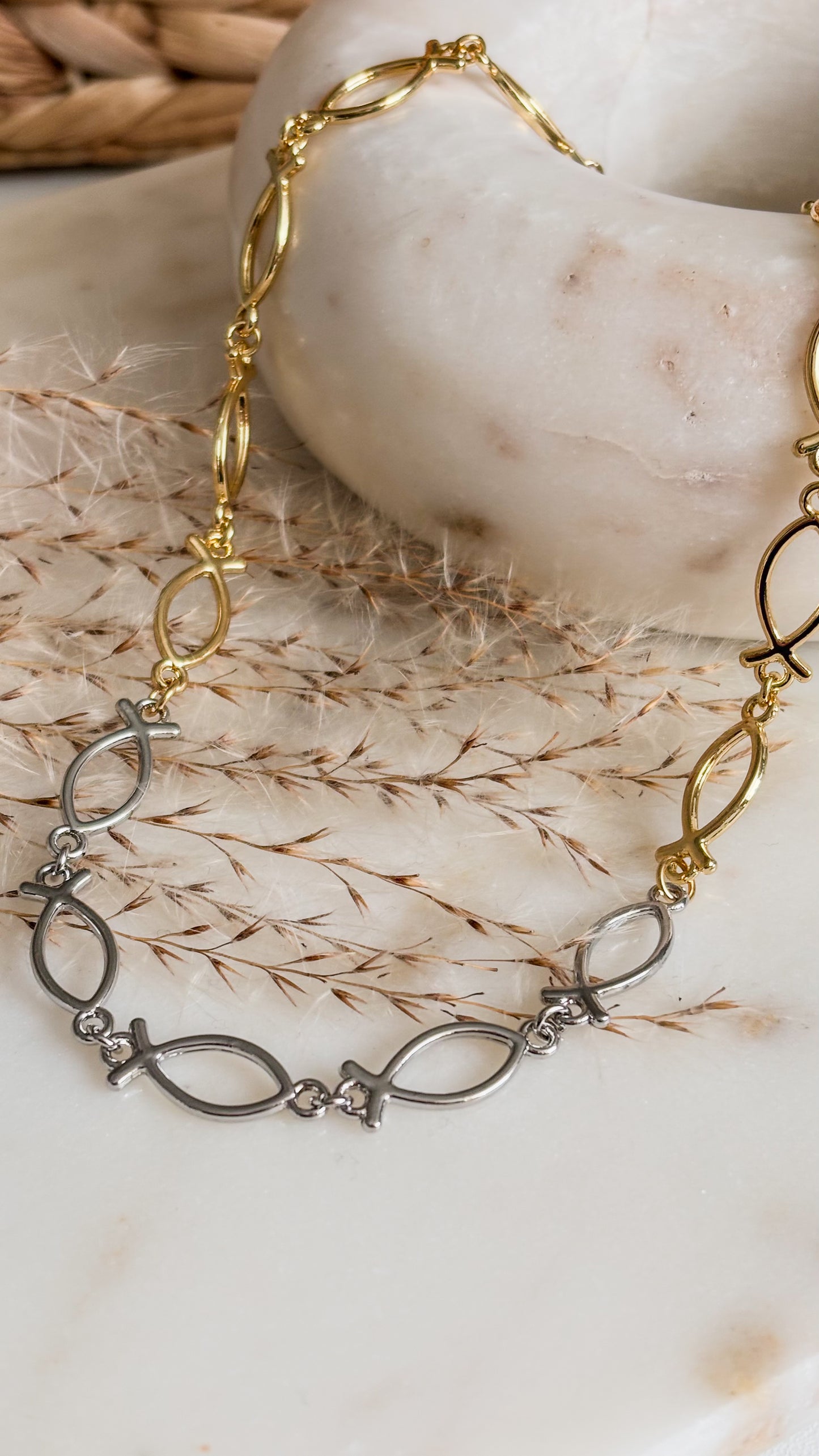 Pescador de Fé Necklace