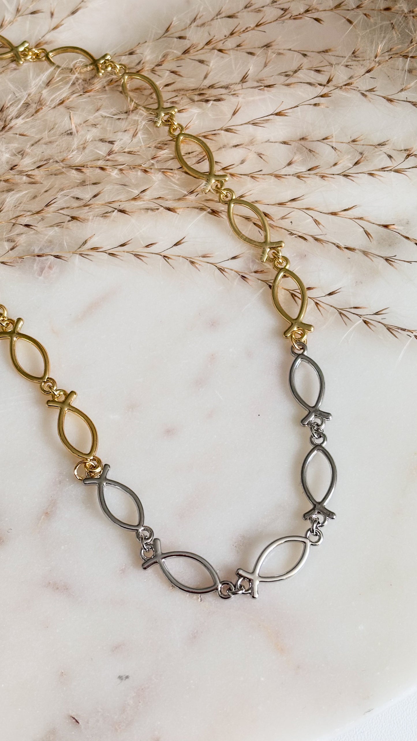 Pescador de Fé Necklace