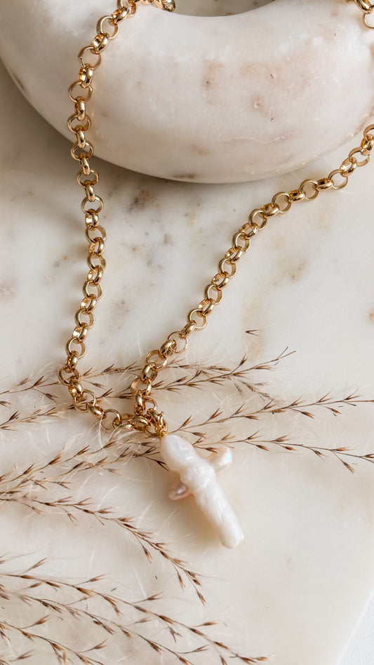 Tú Cruz Necklace