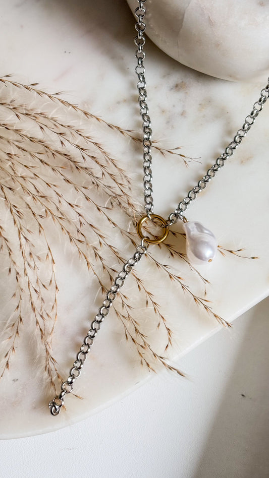 Auretta Silver Necklace