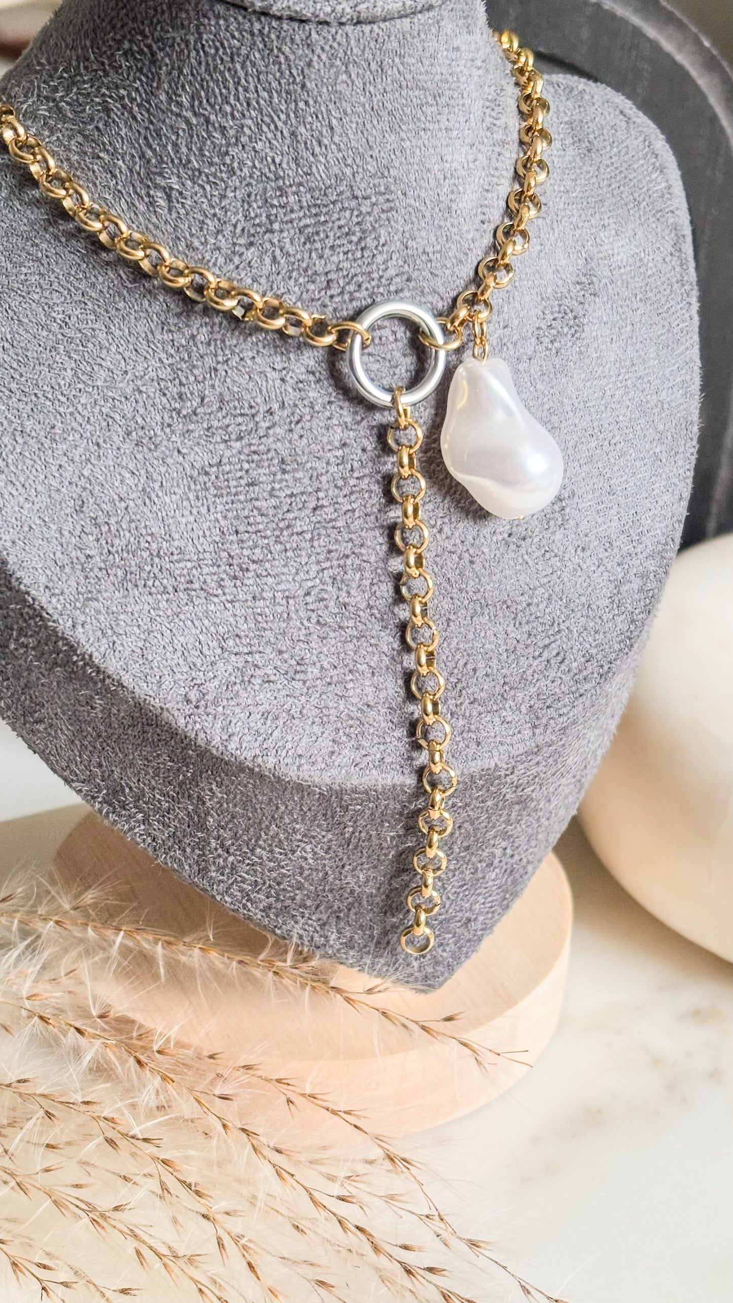 Auretta Gold Necklace