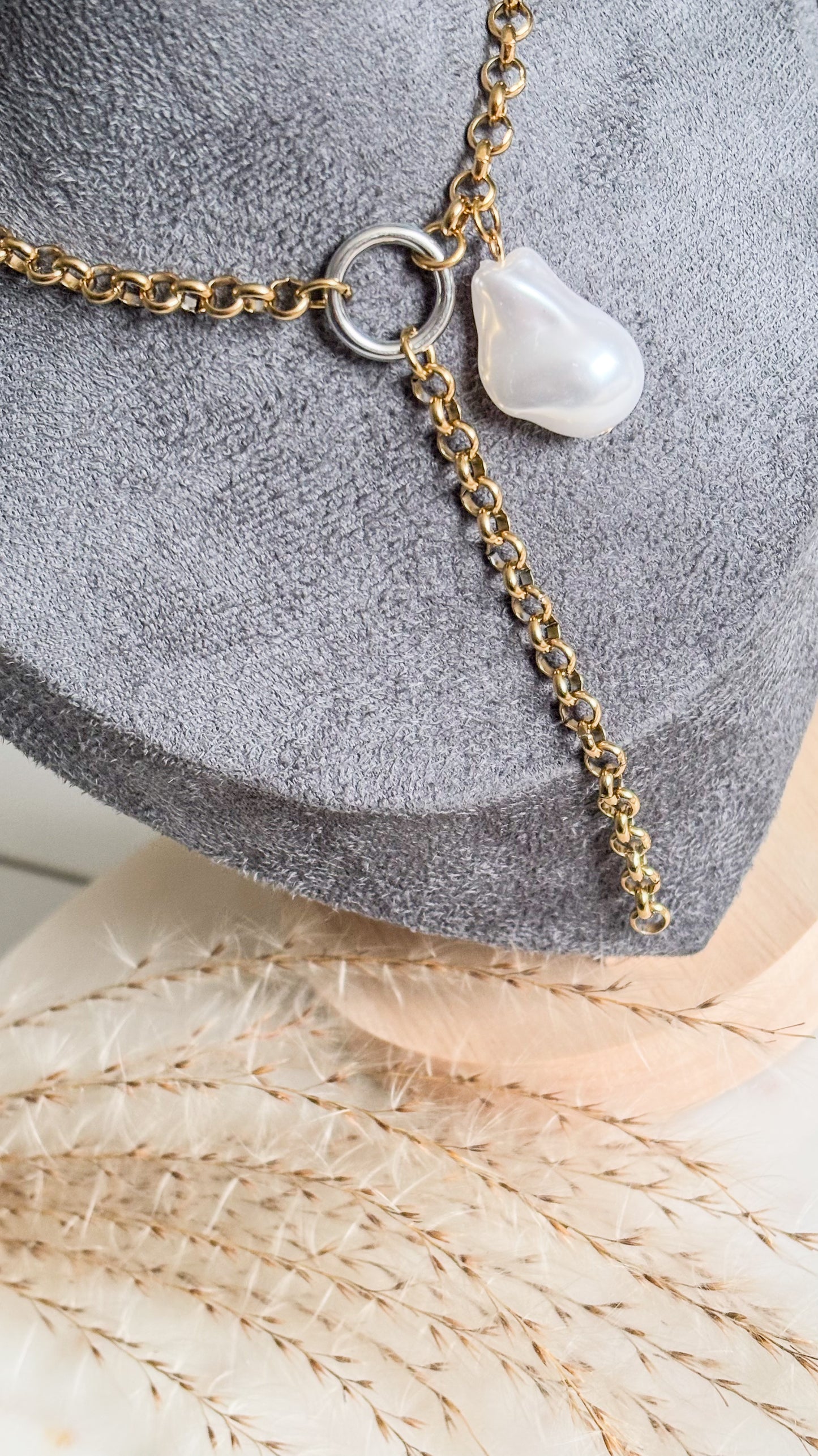 Auretta Gold Necklace
