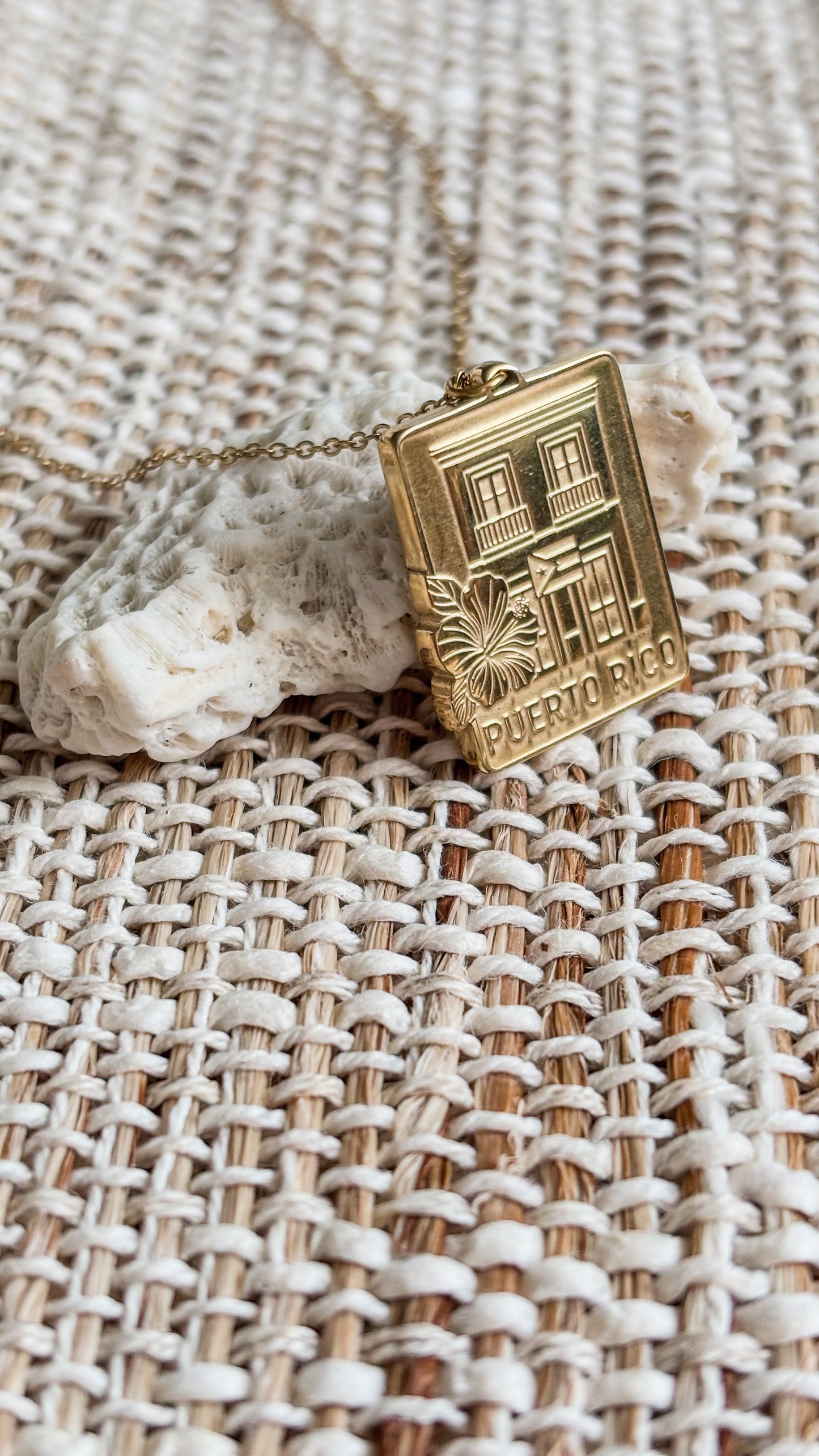 Mi Casita Necklace Gold