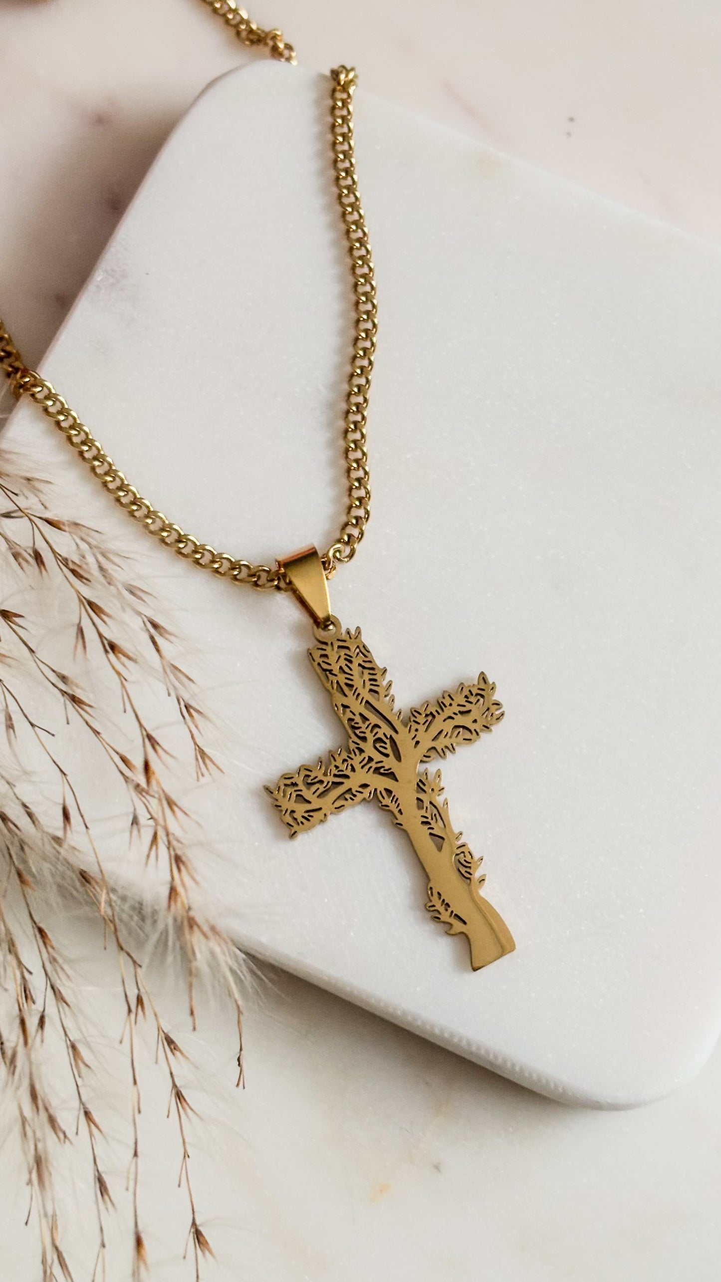 Cruz De Vida Necklace