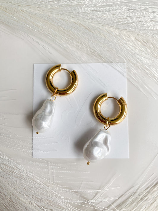 Classy Pearls Earrings