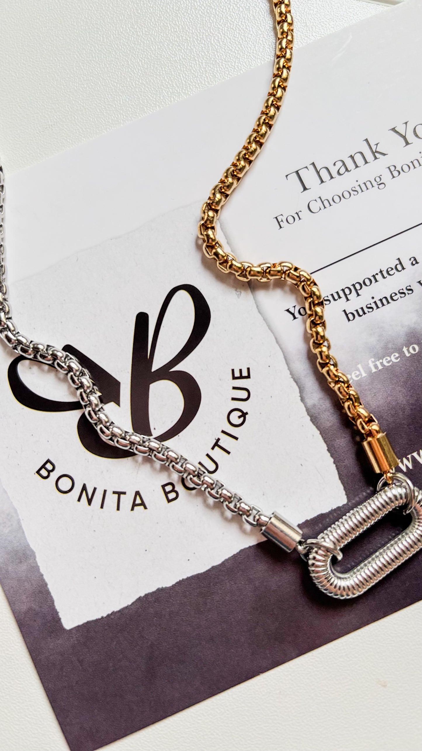 KELLY NECKLACE