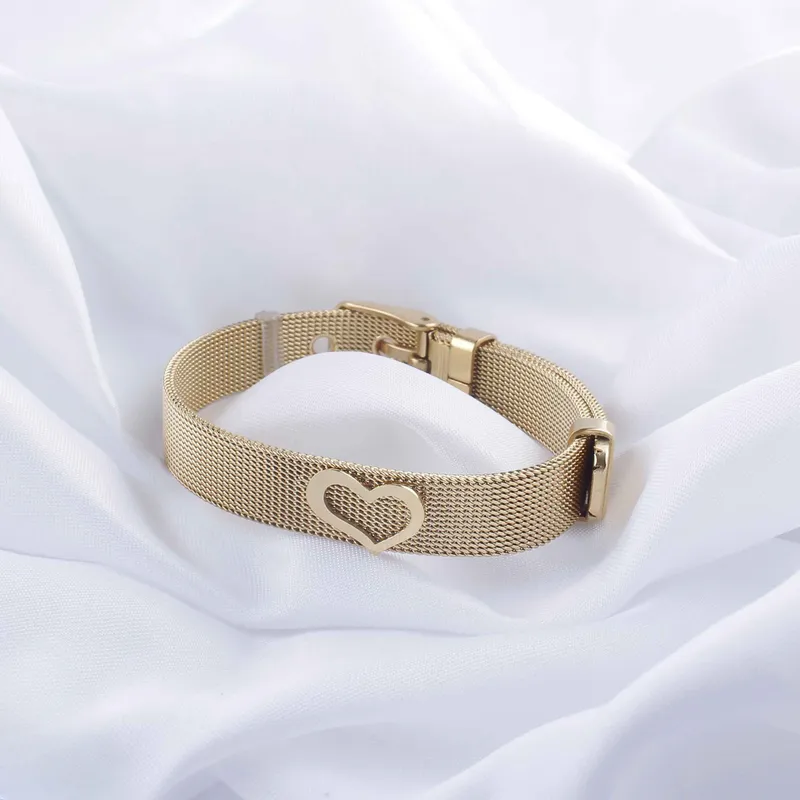 Belt Heart Bangle