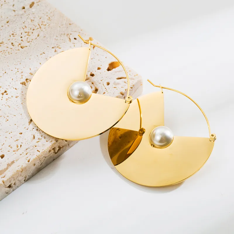 Eleganza Pearl Earrings